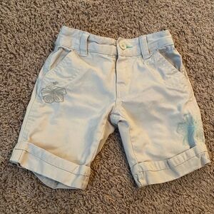 Old navy 5T khaki shorts floral embellishment